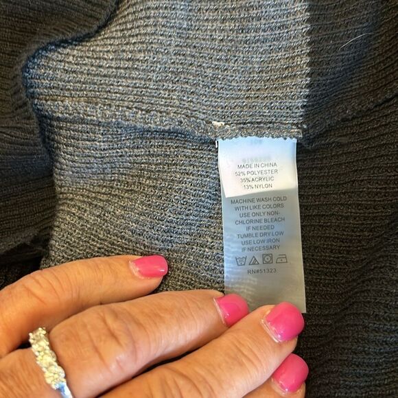 Vince Camuto cream black gray stripe long sleeve front pocket sweater Sz XS New - Picture 11 of 11